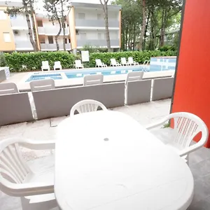 Appartamento Trilocale Con Piscina - Luca, Bibione